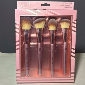 “Must Have Beauty” 4-Pack Glam Brush Set